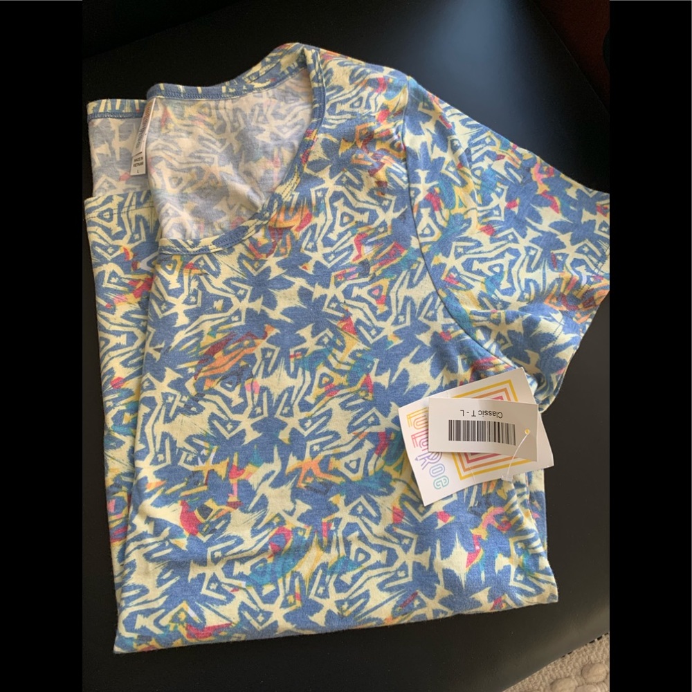 NWT LuLaRoe Classic Tee